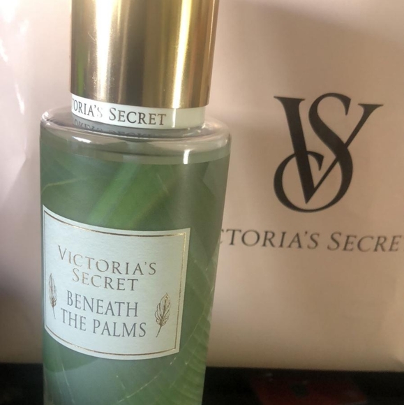 Victoria's Secret Beneath the palm - Picture 6 of 8